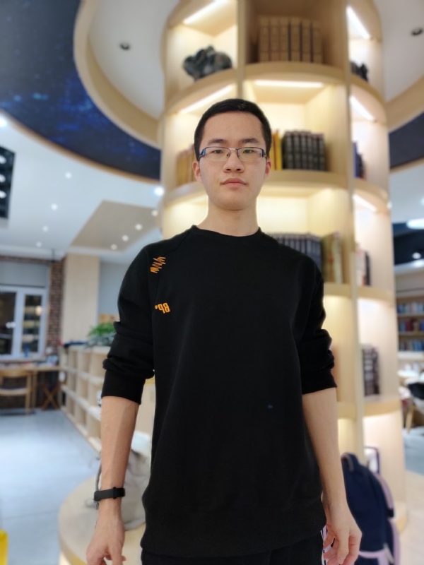 轩墨的第一张照片--扬州相亲服务中心