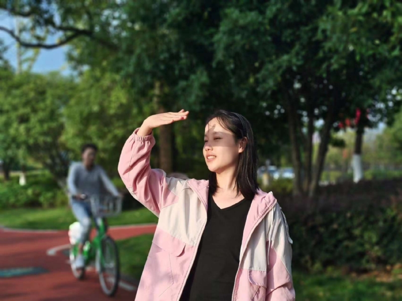 达拉崩吧的第一张照片--扬州相亲服务中心