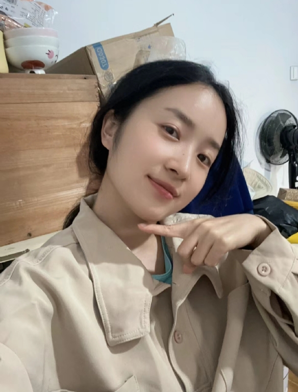 多喝热水的第二张照片--扬州相亲服务中心