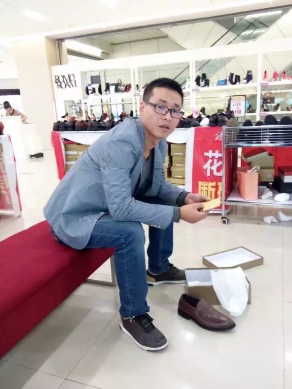 借我你的手的第一张照片--扬州相亲服务中心
