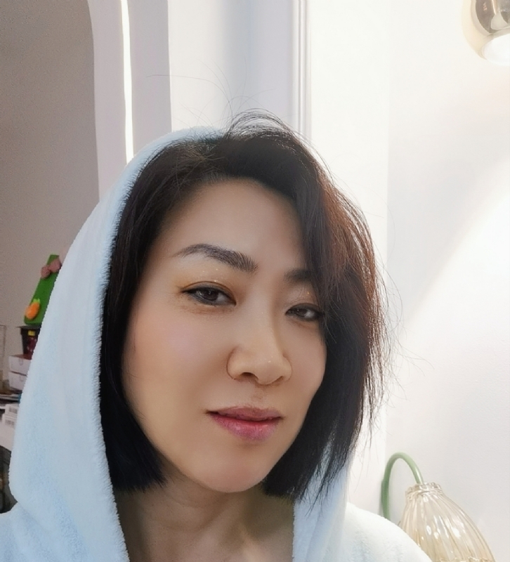 火玫瑰的第一张照片--扬州相亲服务中心