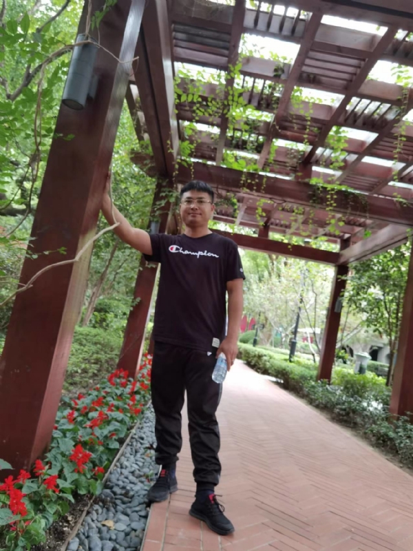 会飞的鱼的第一张照片--扬州相亲服务中心