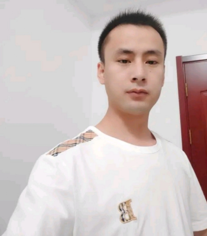 海阔天空的第一张照片--扬州相亲服务中心