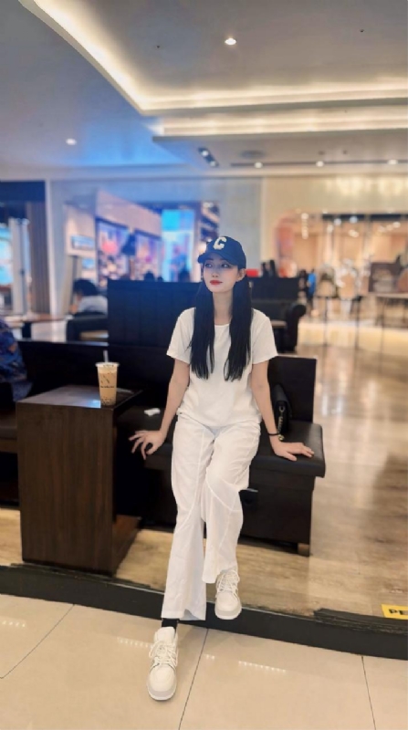 卖火柴的小女孩的第一张照片--扬州相亲服务中心