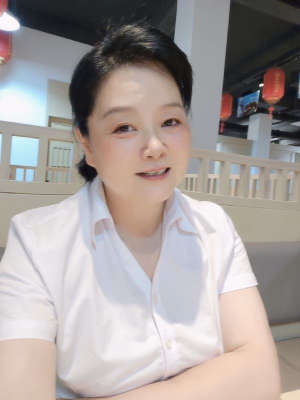 丁姐爱生活的第一张照片--扬州相亲服务中心