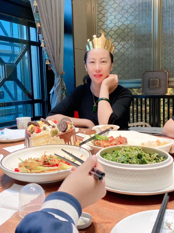 红红的第二张照片--扬州相亲服务中心