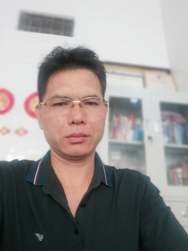 后视镜的第二张照片--扬州相亲服务中心