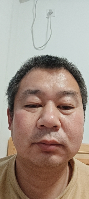 龙万的第一张照片--扬州相亲服务中心