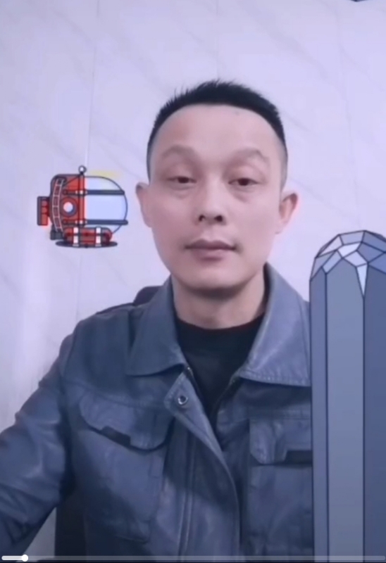 易进的第三张照片--扬州相亲服务中心