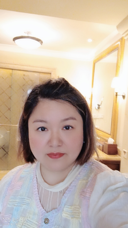 衎静玲瓏的第一张照片--扬州相亲服务中心