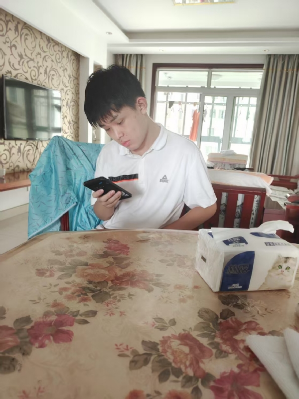 铁在烧的第一张照片--扬州相亲服务中心