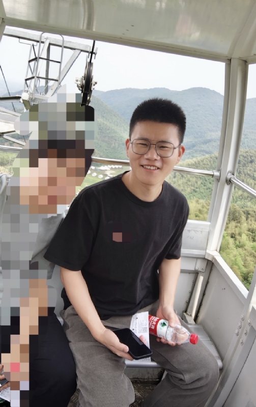 奔奔笨笨的第一张照片--扬州相亲服务中心