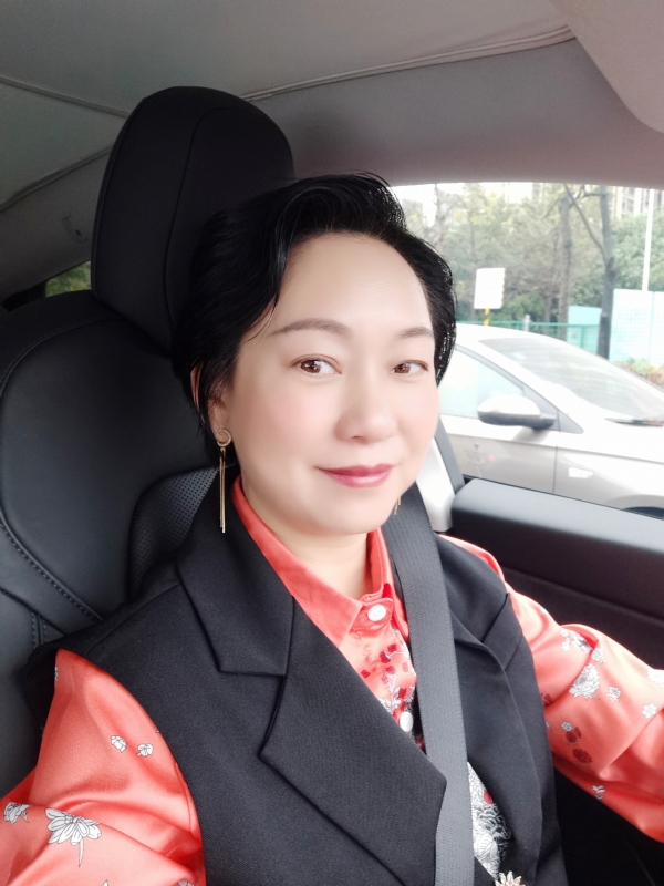 艳阳天的第二张照片--扬州相亲服务中心