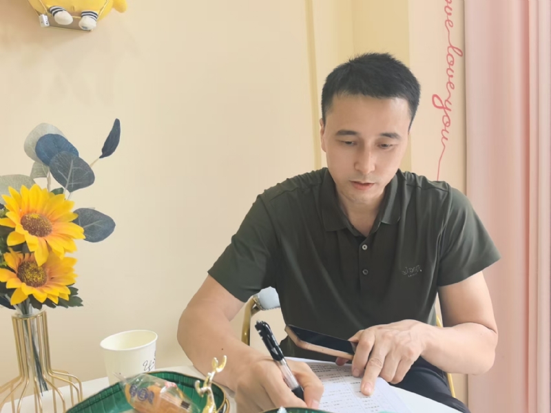 笑看一切的第二张照片--扬州相亲服务中心