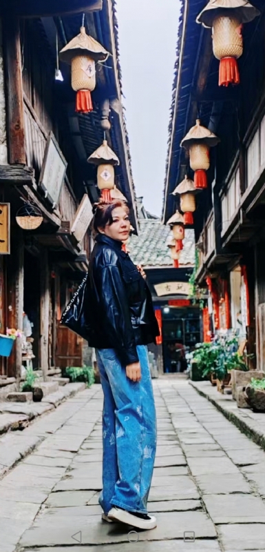 宛霞的第五张照片--扬州相亲服务中心