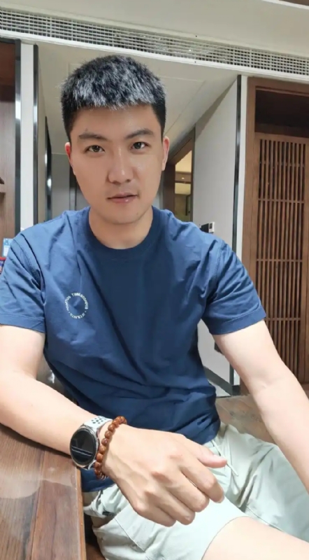 大鹏展翅的第二张照片--扬州相亲服务中心