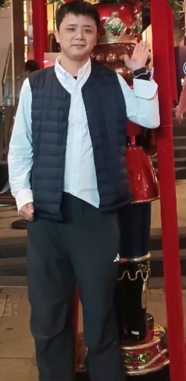 龙的陪伴的第一张照片--扬州相亲服务中心