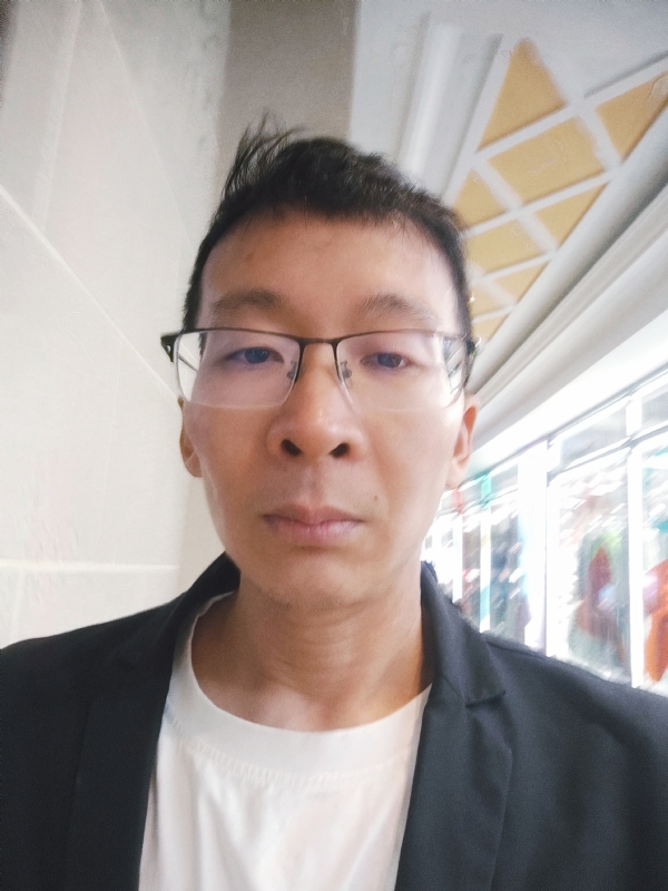 欣欣向荣的第一张照片--扬州相亲服务中心