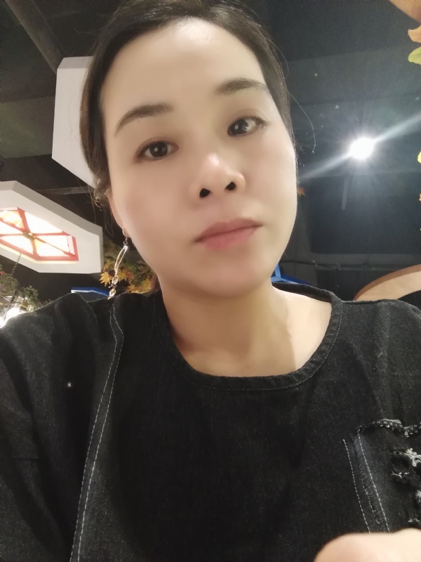 喜欢黑巧的第一张照片--扬州相亲服务中心